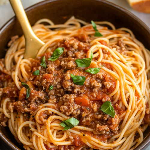 Finished spaghetti in sauce pan